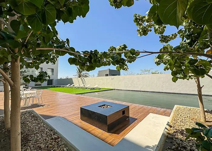 Spacious Luxury With Ocean Views, Pool And Steps To Playa El Medano Ferienhaus
